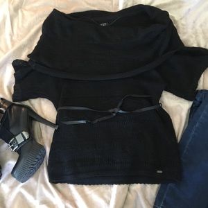 Used Guess off the shoulder short sleeve sweater